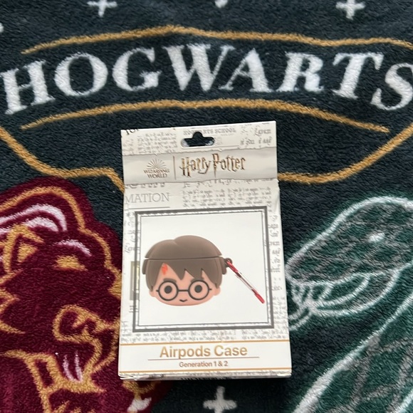 Harry Potter Airpode Case - Picture 5 of 11